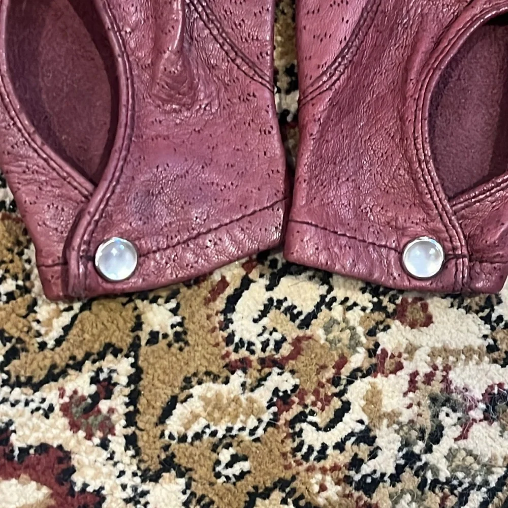 Maroon/Red Leather Gloves - Genuine Leather (small/petite) - Picture 4 of 10